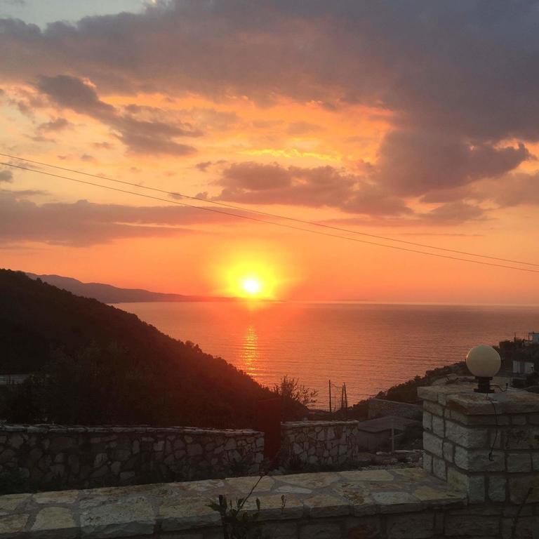 Sunset House Apartment Ксамил Екстериор снимка